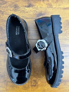 Harper Canyon Girls' Black Patent Mary Janes with Silver Flower Buckle